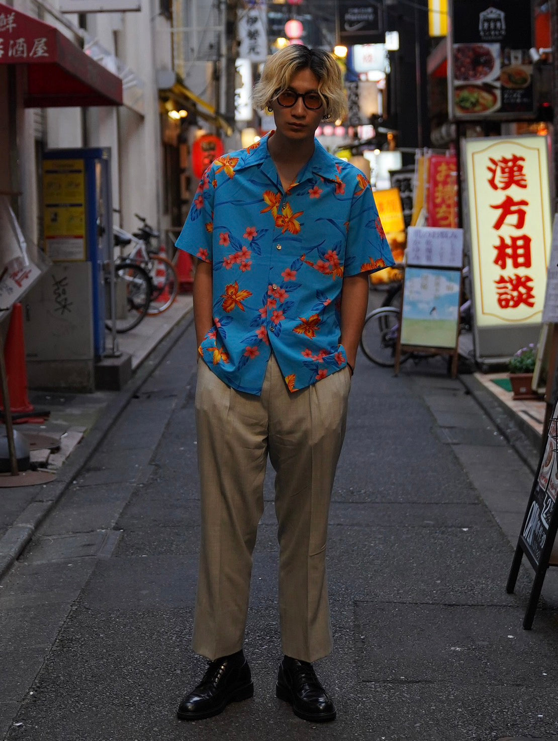 大人の夏は「アロハ」×「スラックス」 – NEVERKNOWS