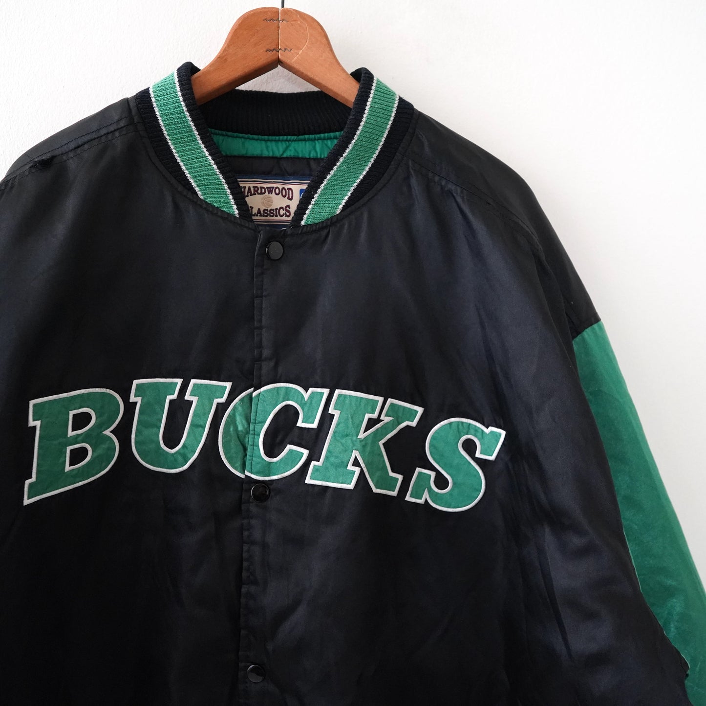 NBA Milwaukee Bucks stadium jacket