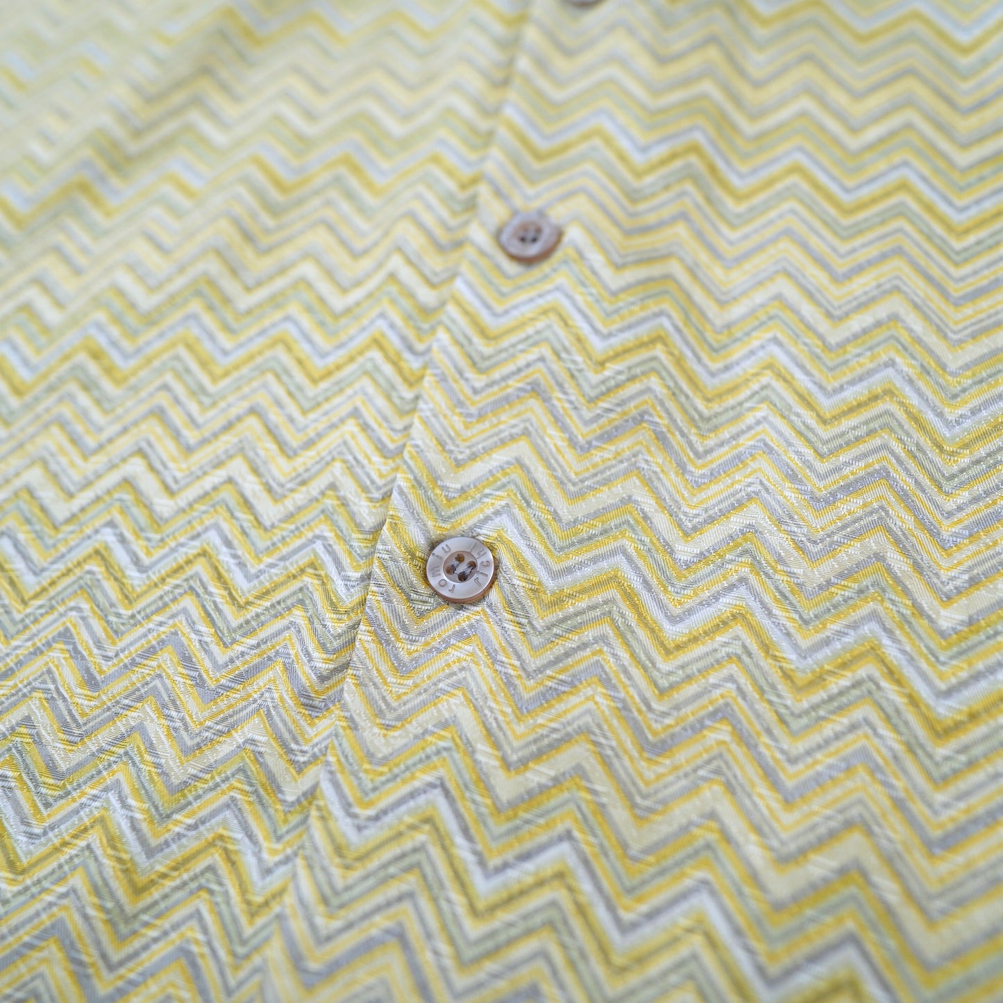 silk arrow pattern shirt