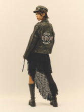 2024 A/W Collection 1−16