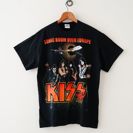 KISS tee