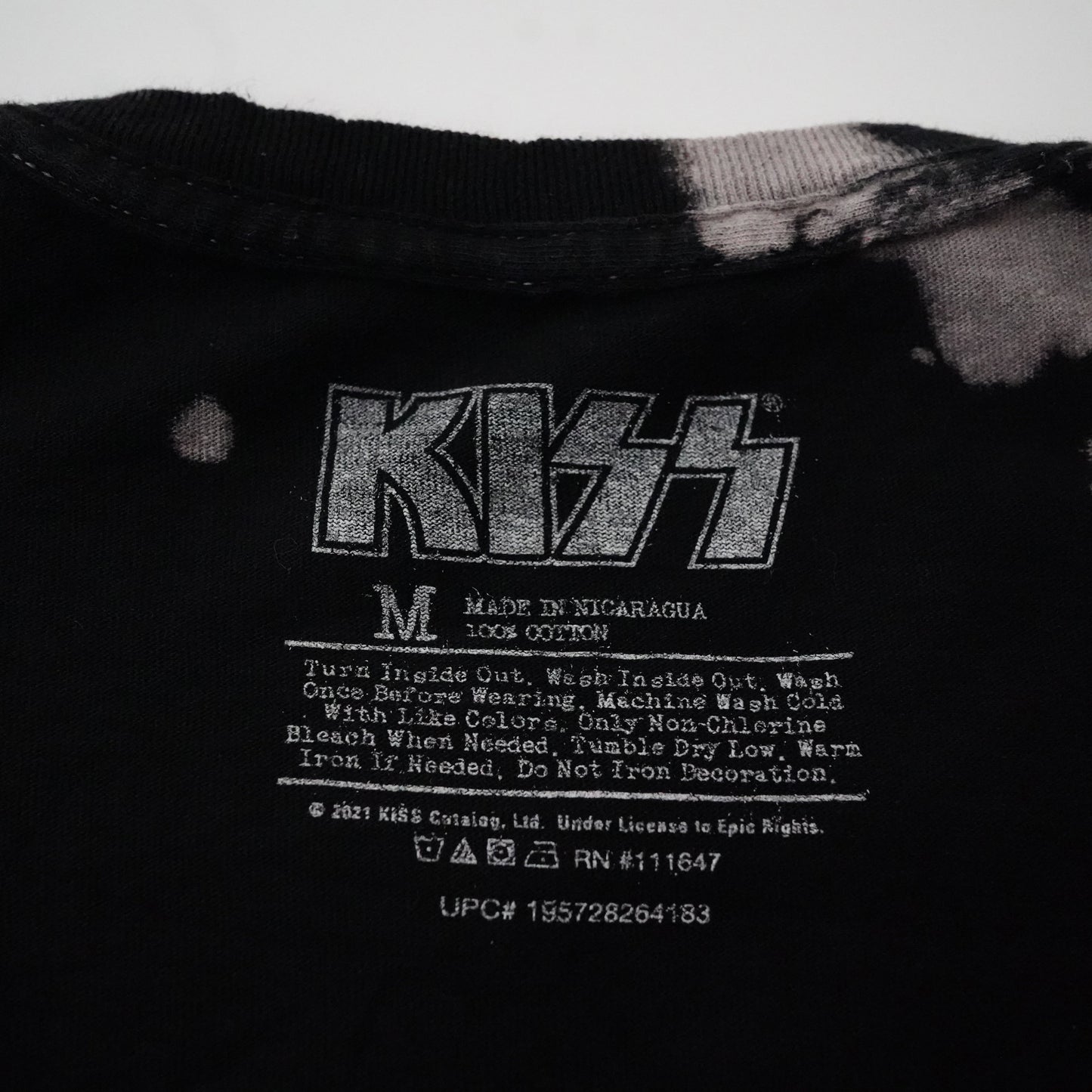 KISS tee