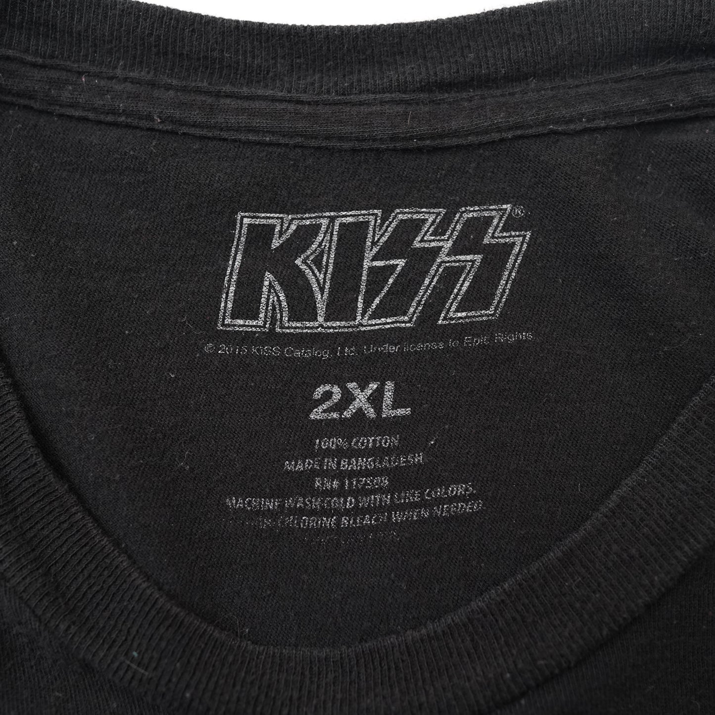 KISS tee