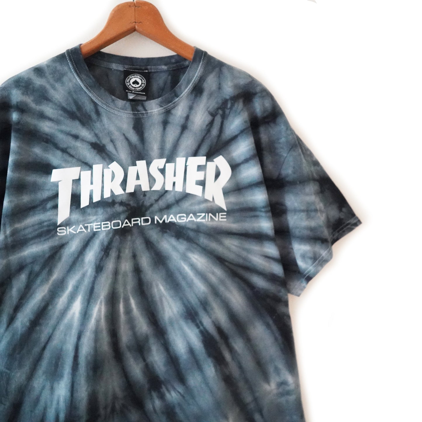 THRASHER tee