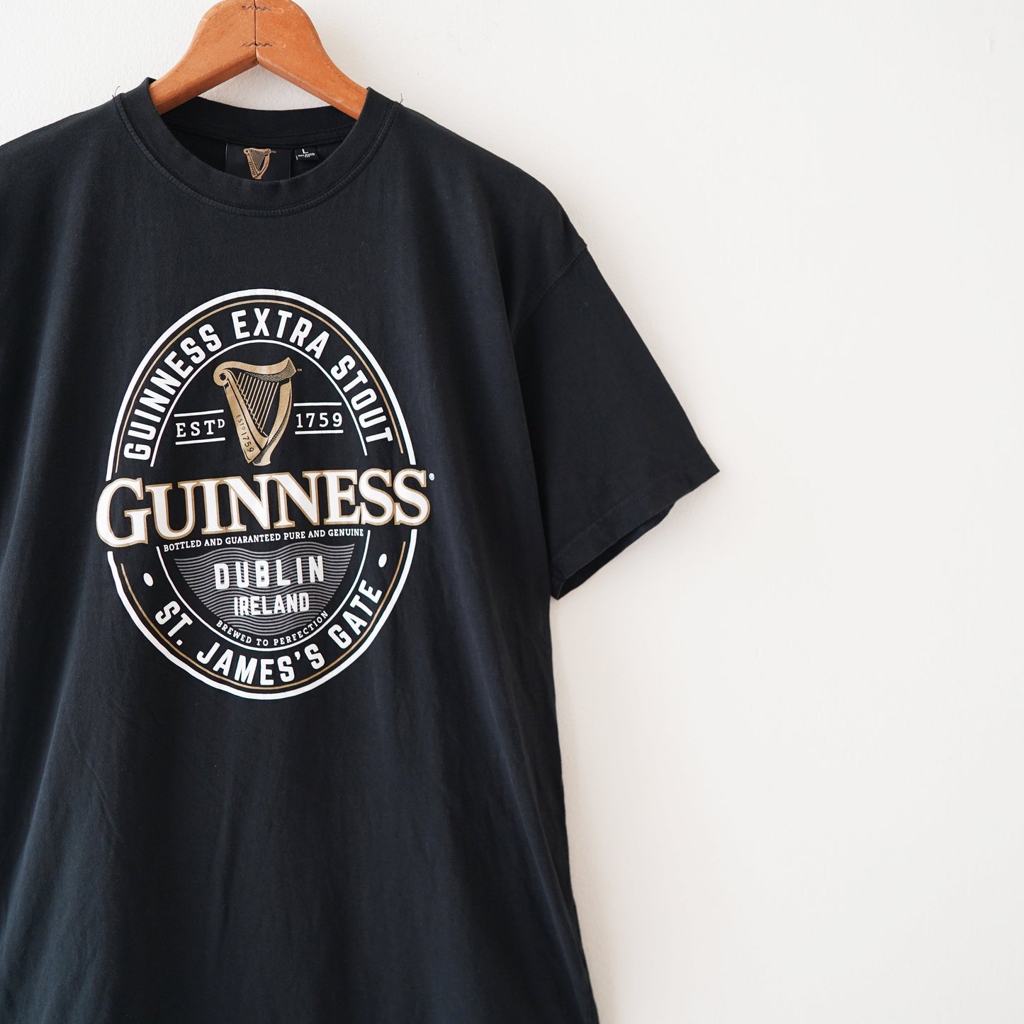 GUINNESS tee