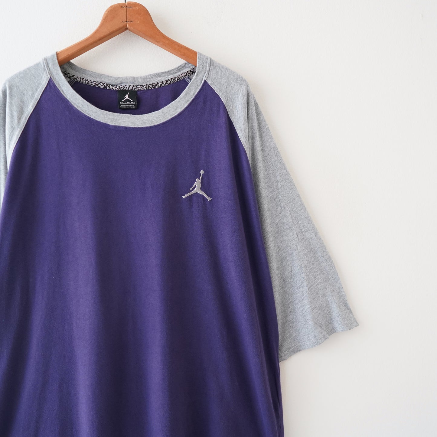 JORDAN raglan tee