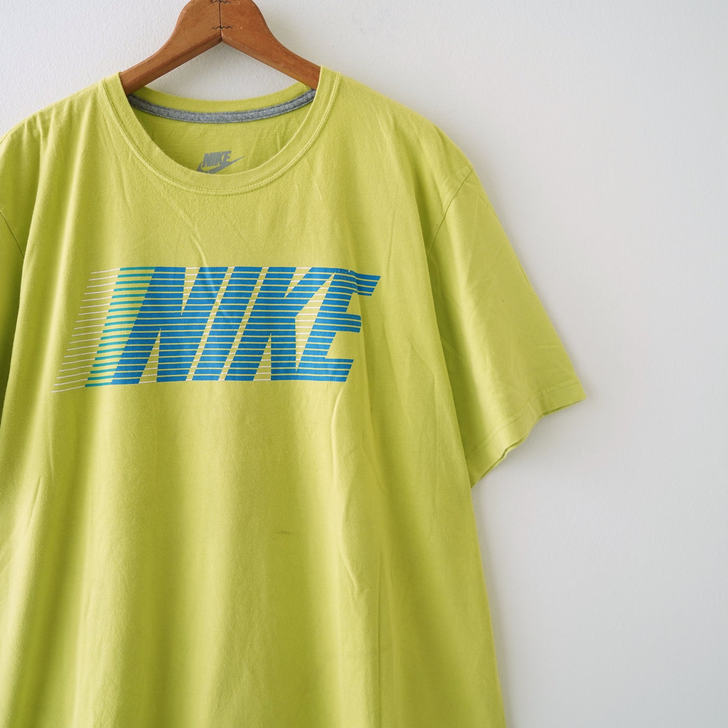 NIKE logo tee