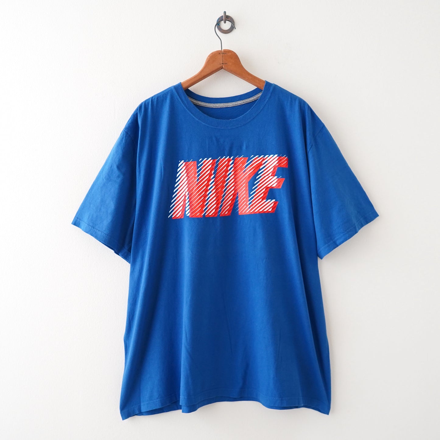 NIKE logo tee