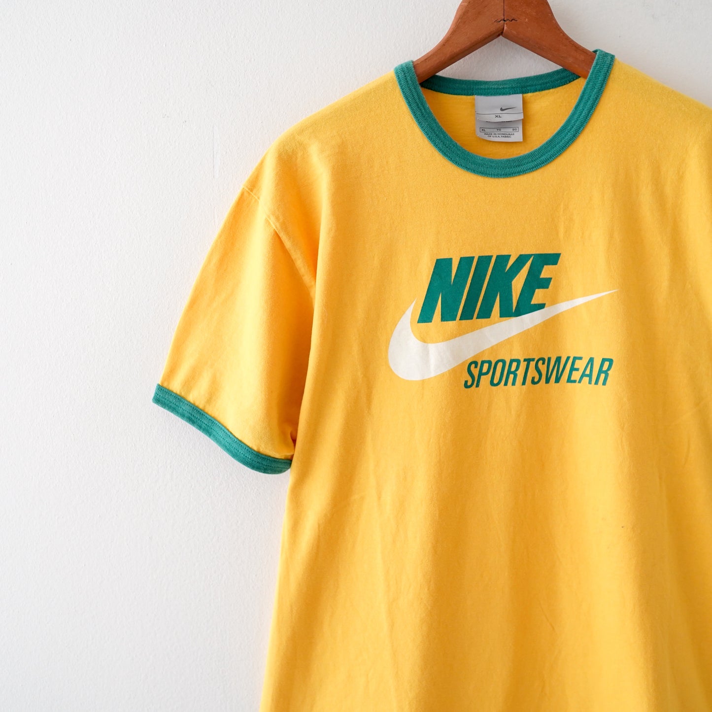 00s NIKE SPORTS WEAR tee