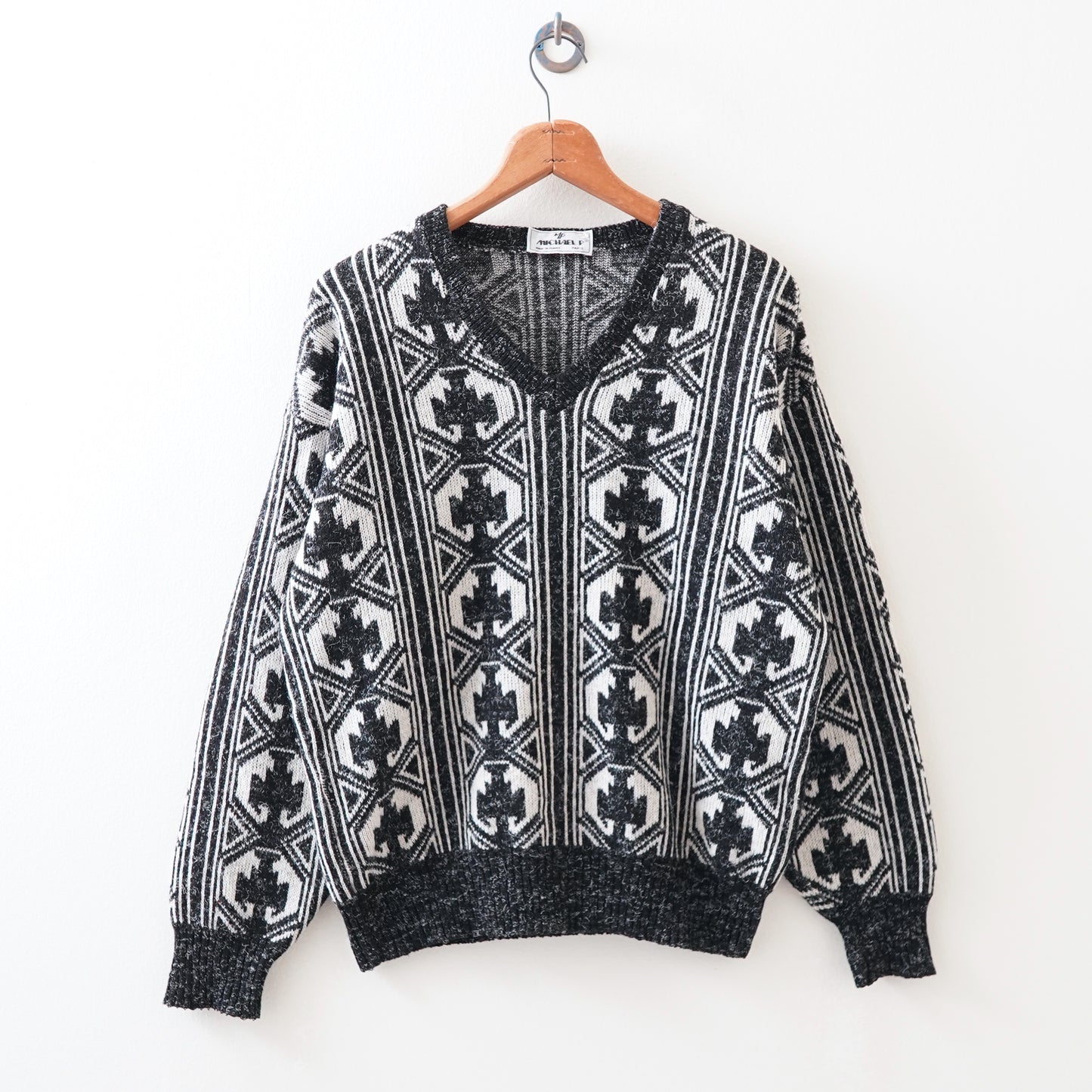 Pattern sweater