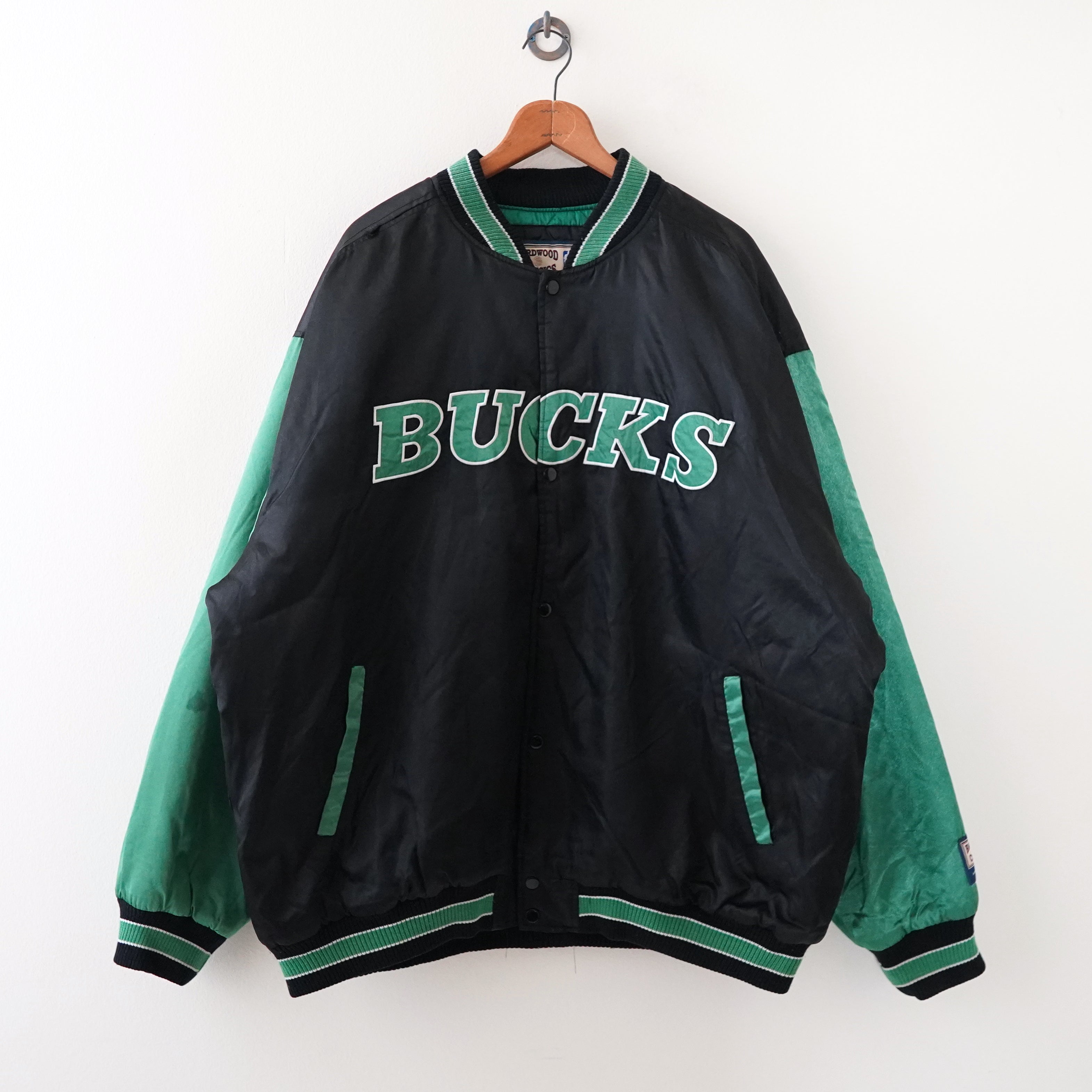 NBA Milwaukee Bucks stadium jacket – NEVER KNOWS