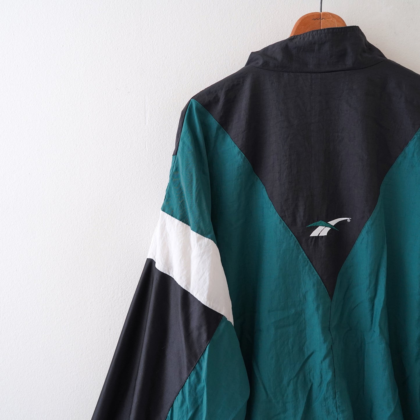 90s Reebok Nylon jacket