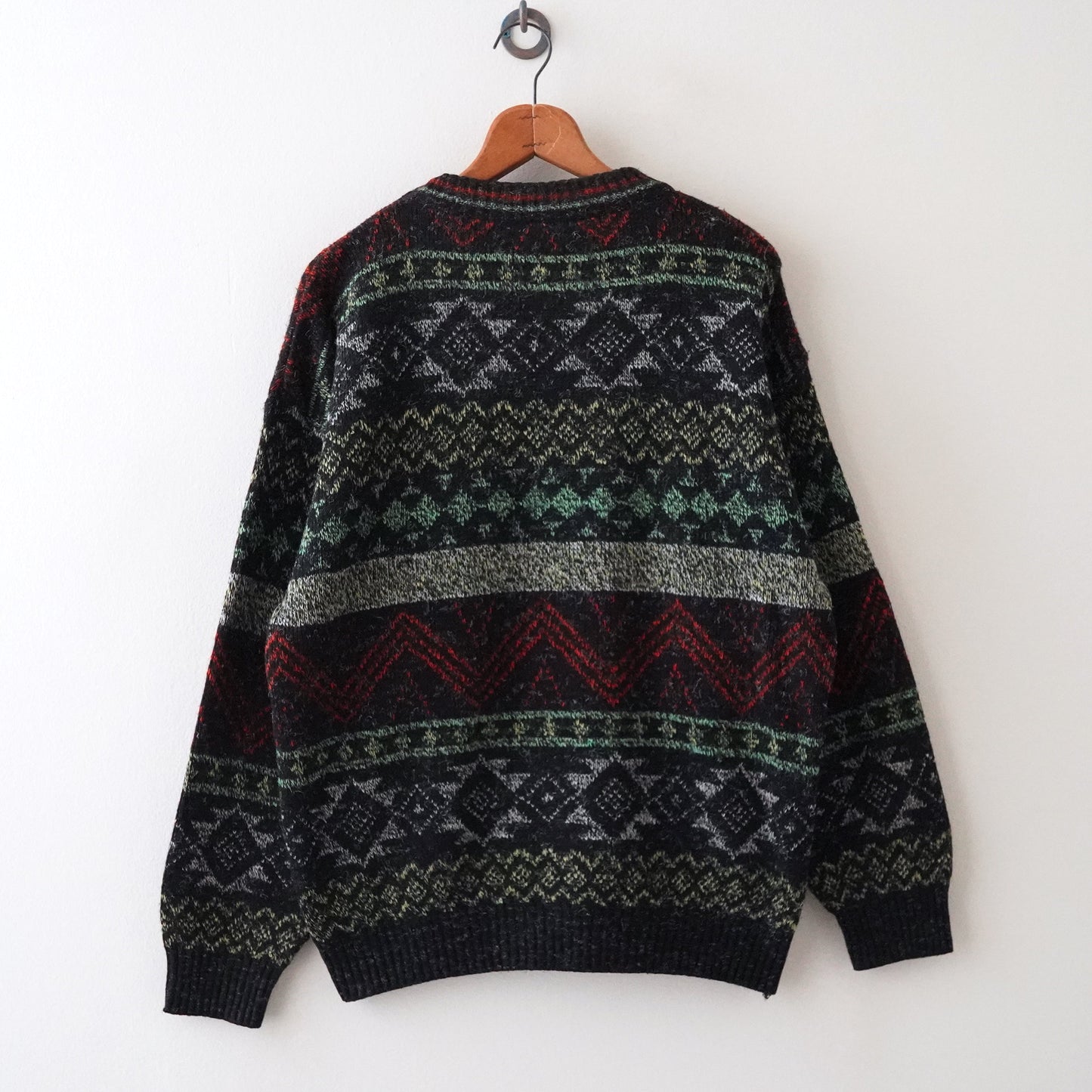Colorful pattern knit