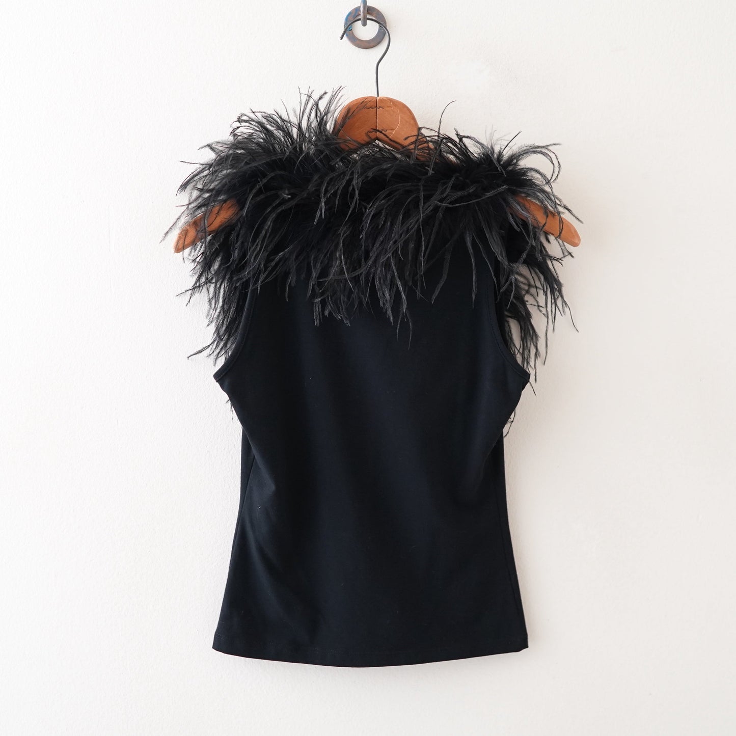 design feather collar tank top