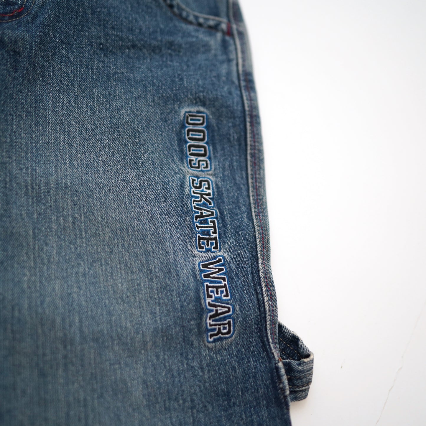 Wappen denim pants