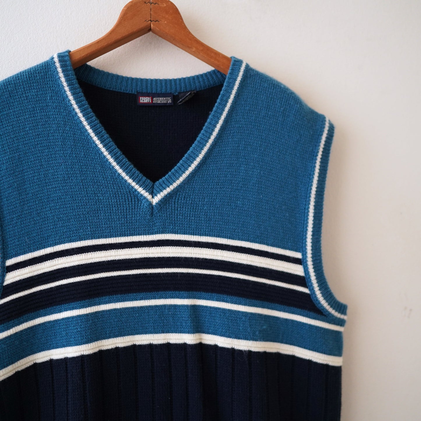 FADED GLORY knit vest