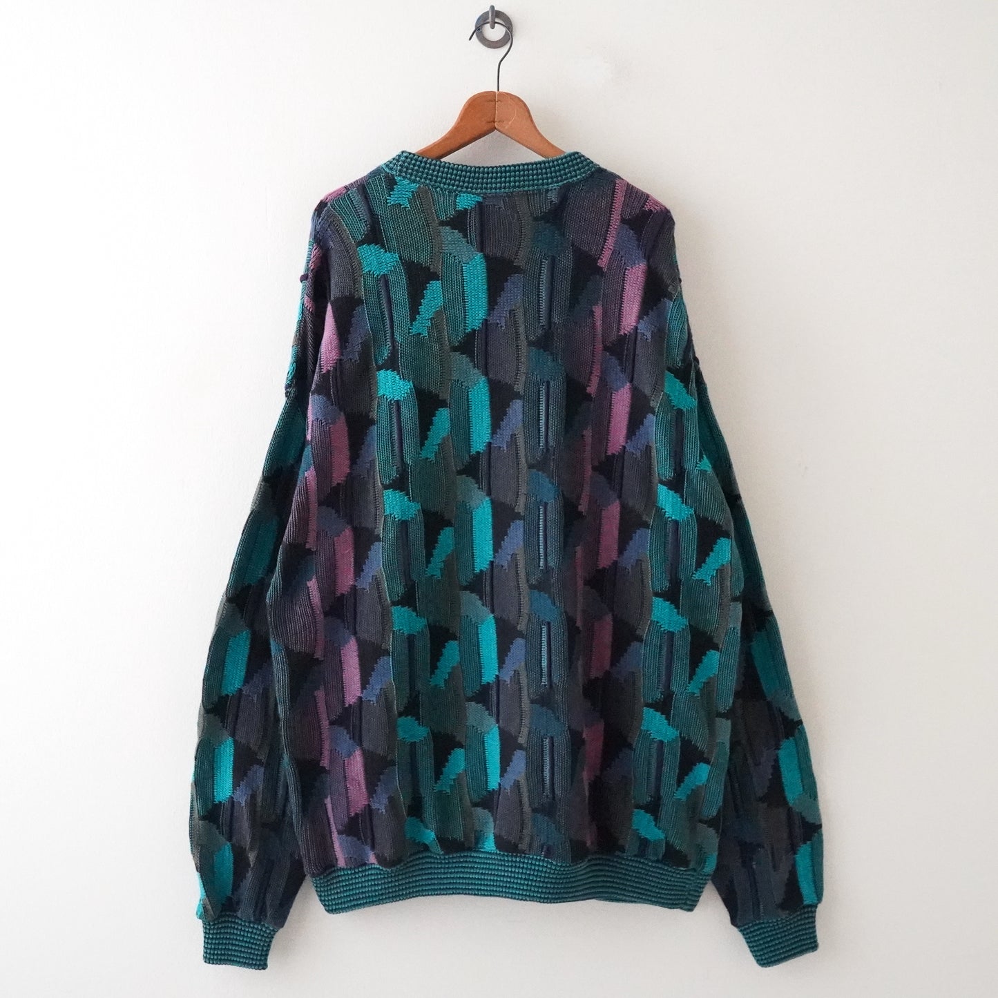 3D pattern sweater