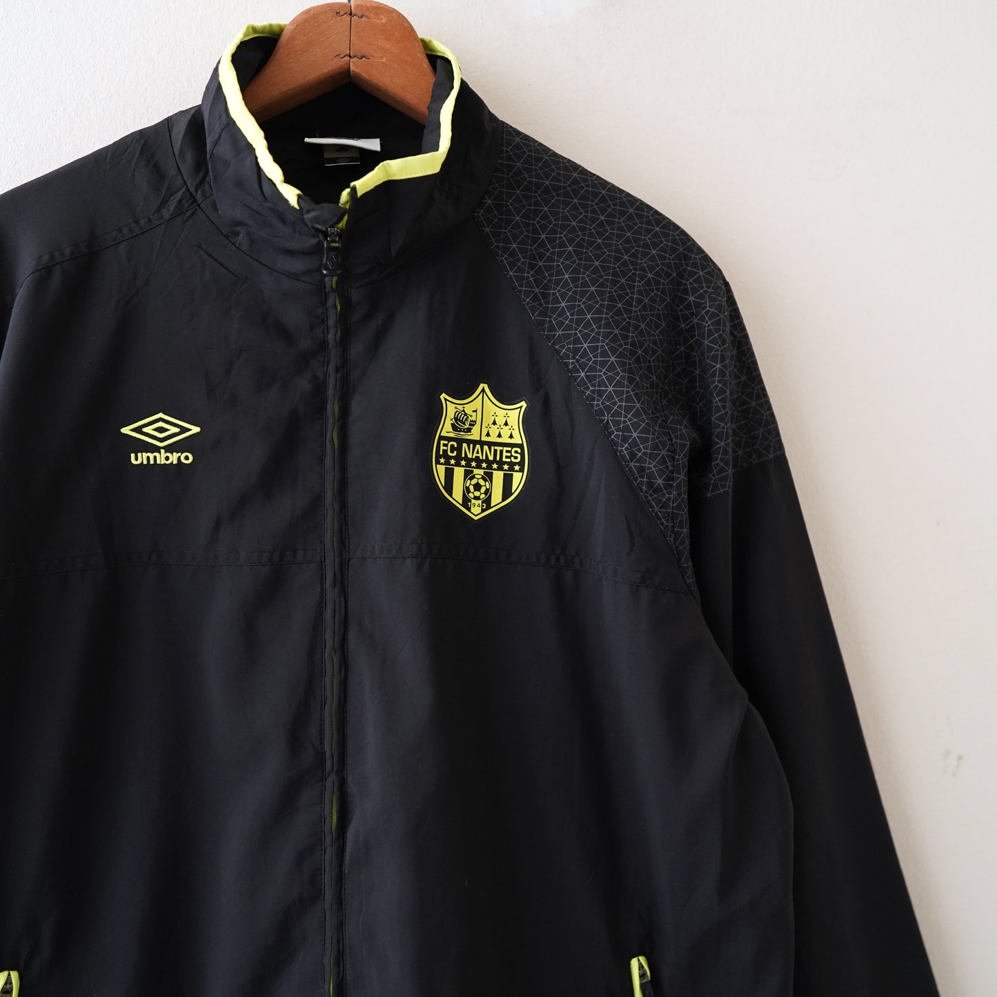 UMBRO track jacket