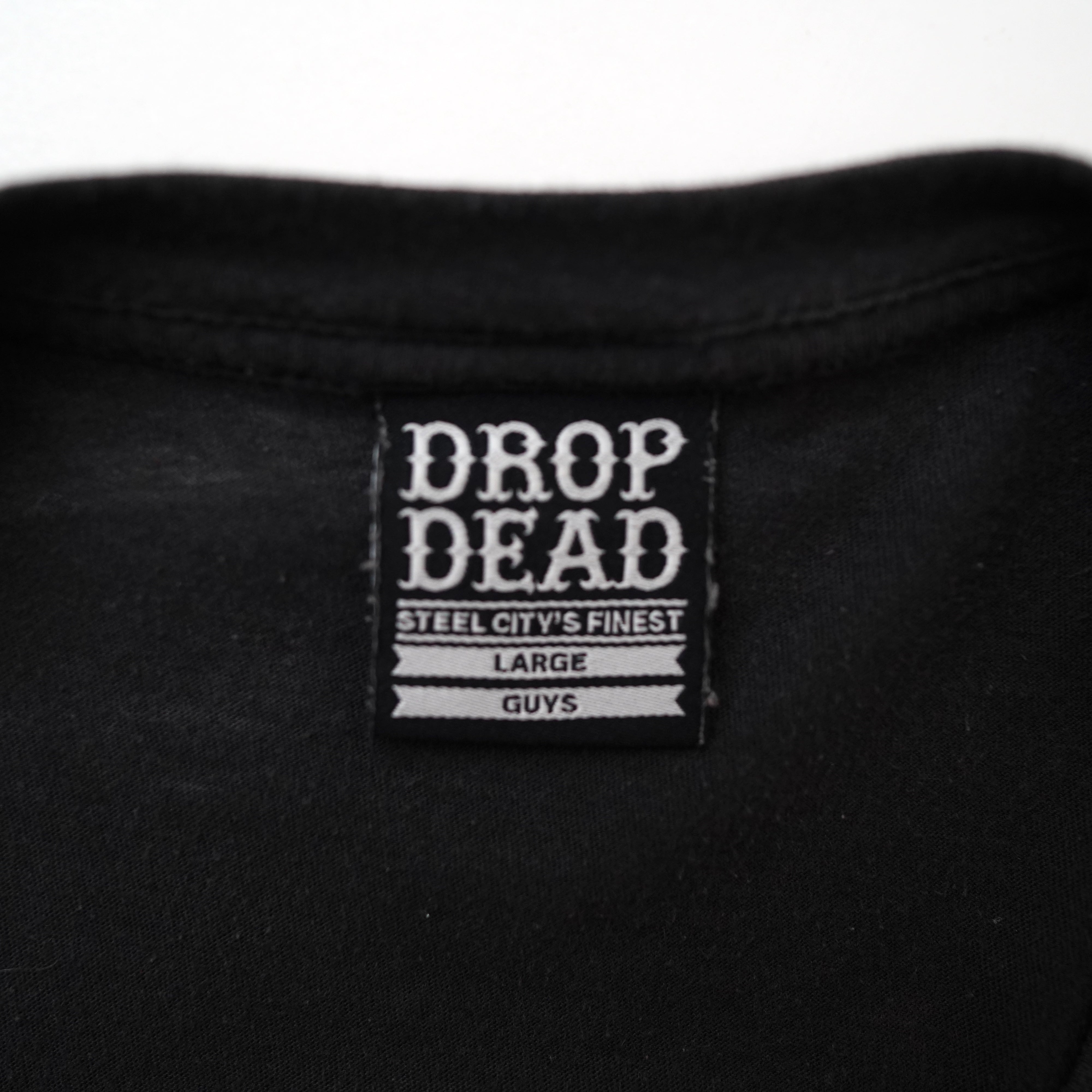 DROP DEAD print tee – NEVERKNOWS