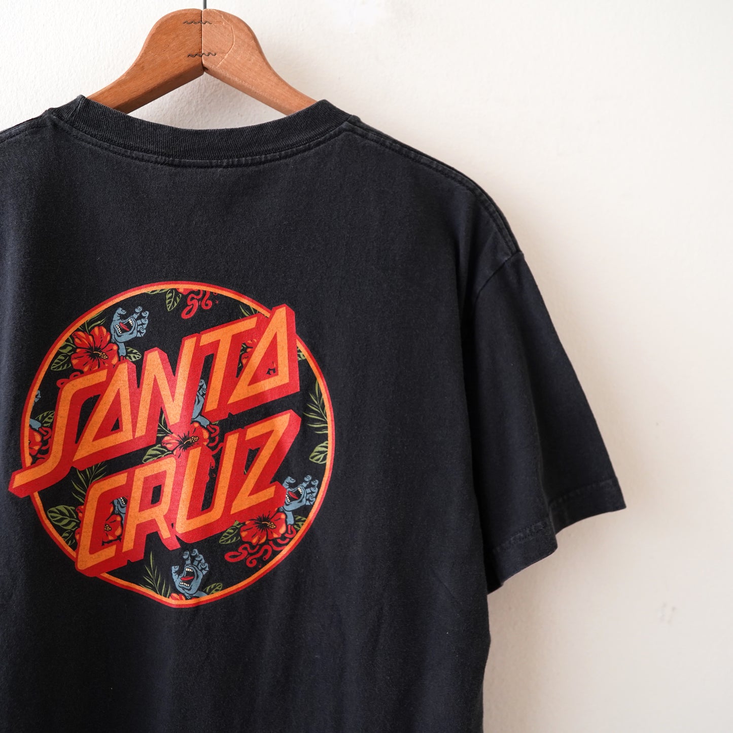 Santa Cruz tee