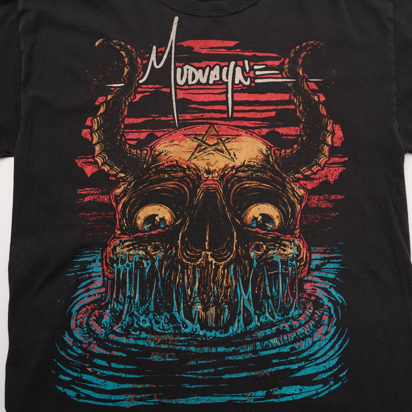 MUDVAYNE tee