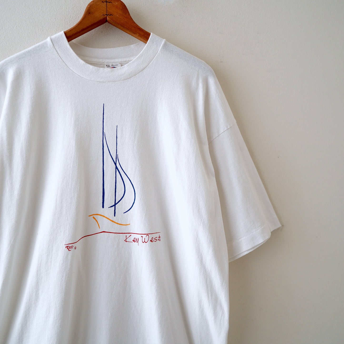 90s FRUIT OF THE LOOM tee