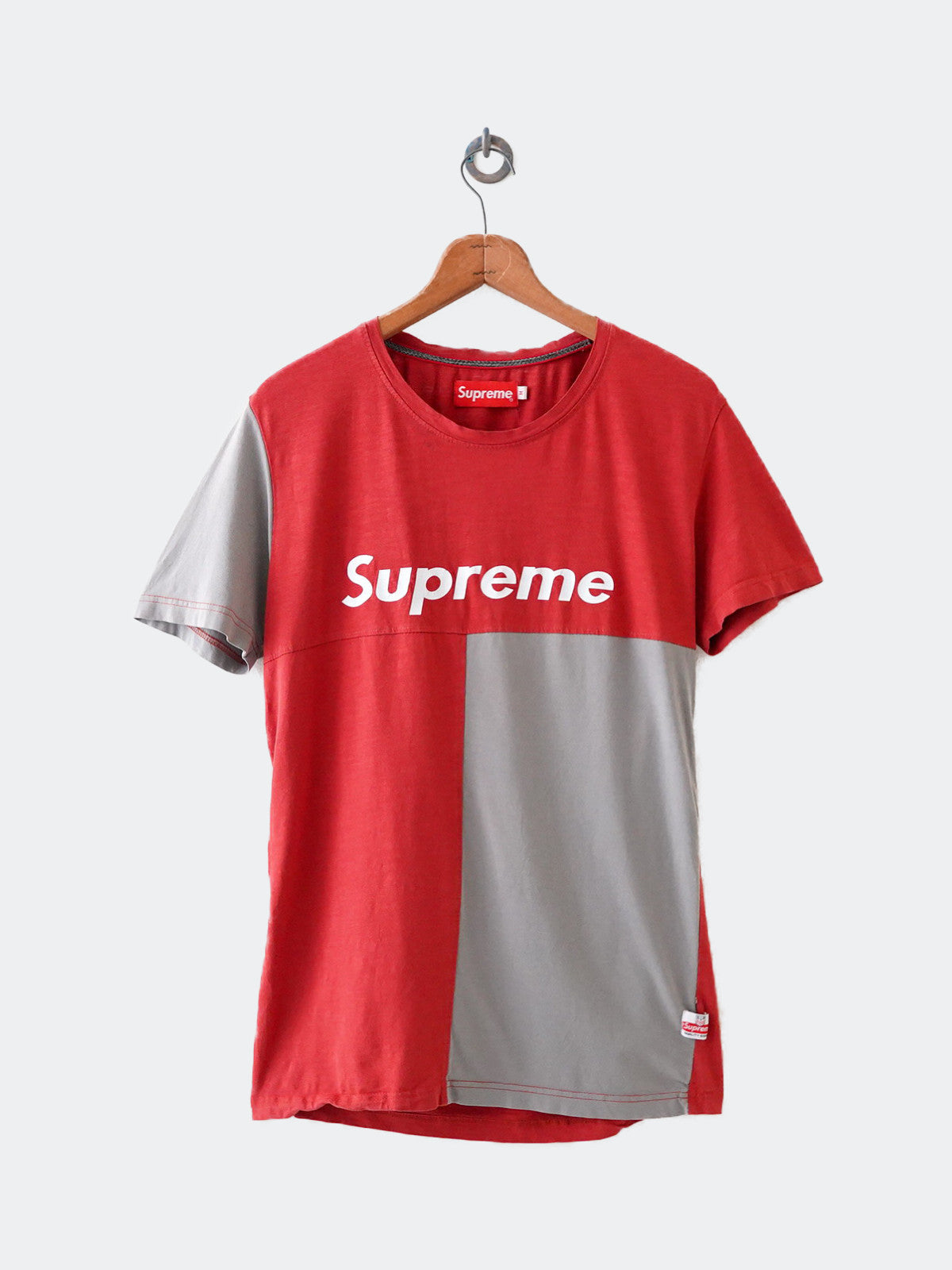 Supreme logo tee