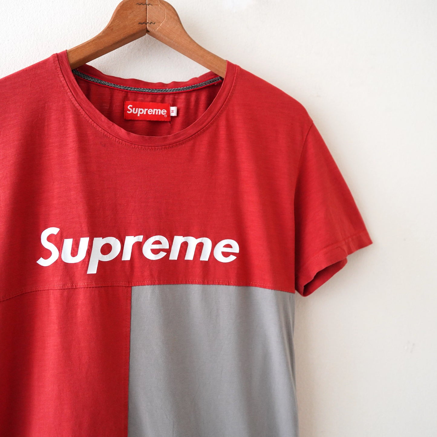 Supreme logo tee