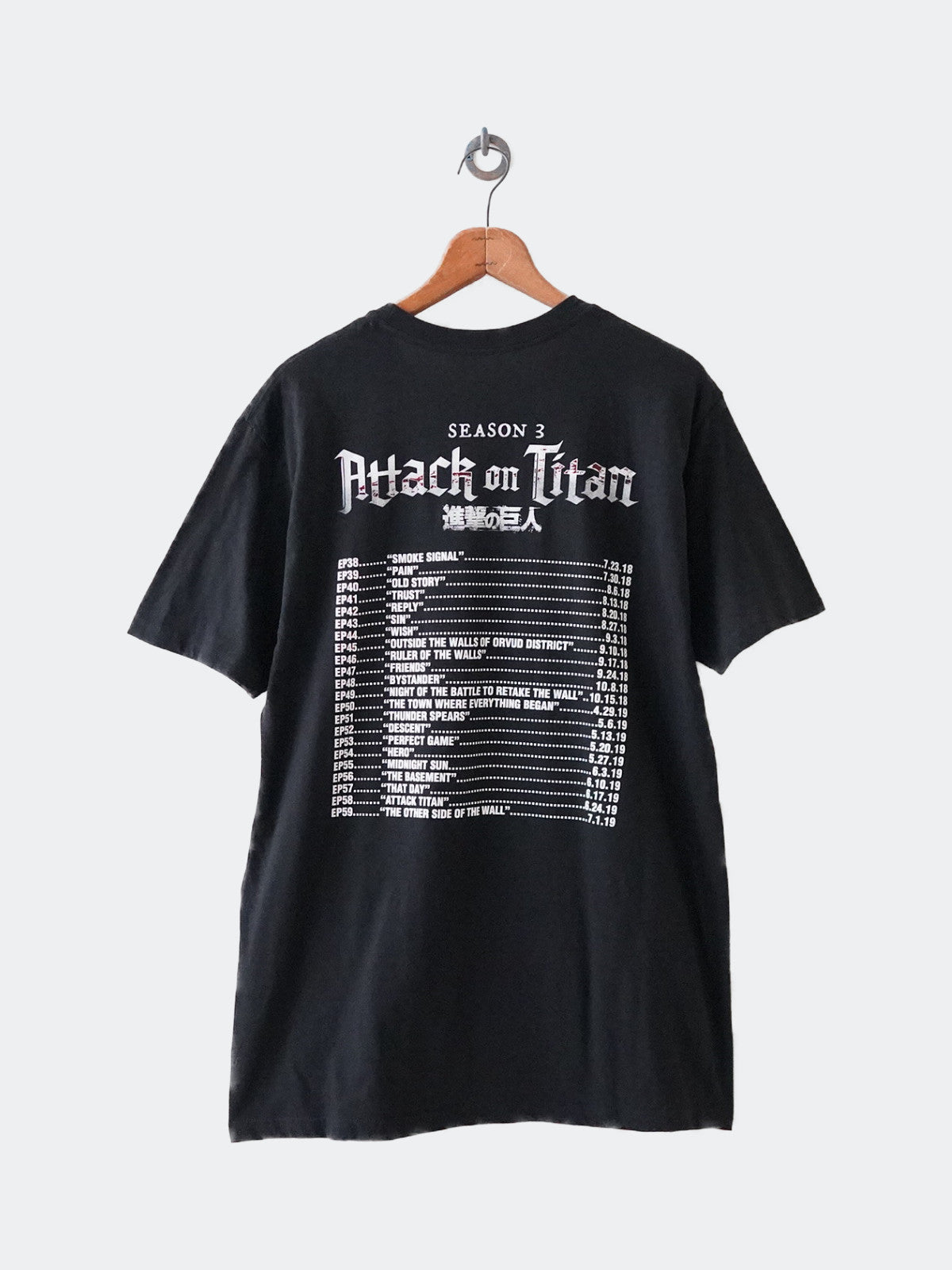 進撃の巨人 tee