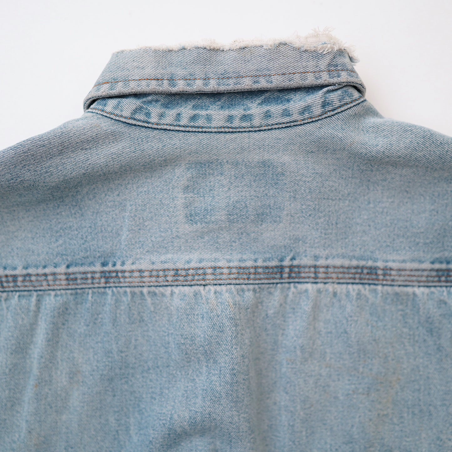 Wrangler button down collar denim shirt