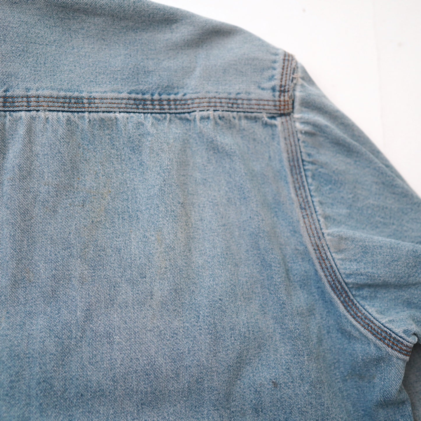 Wrangler button down collar denim shirt