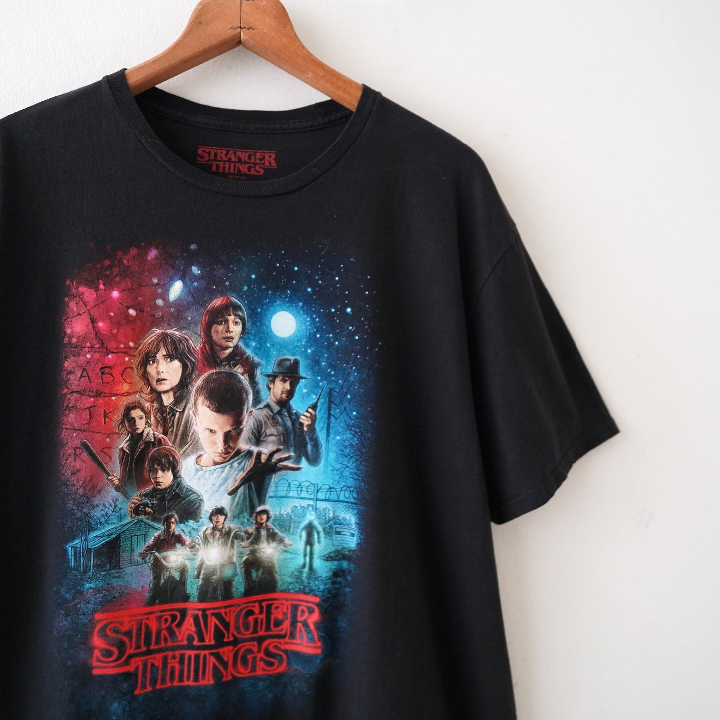 STRANGER THINGS tee