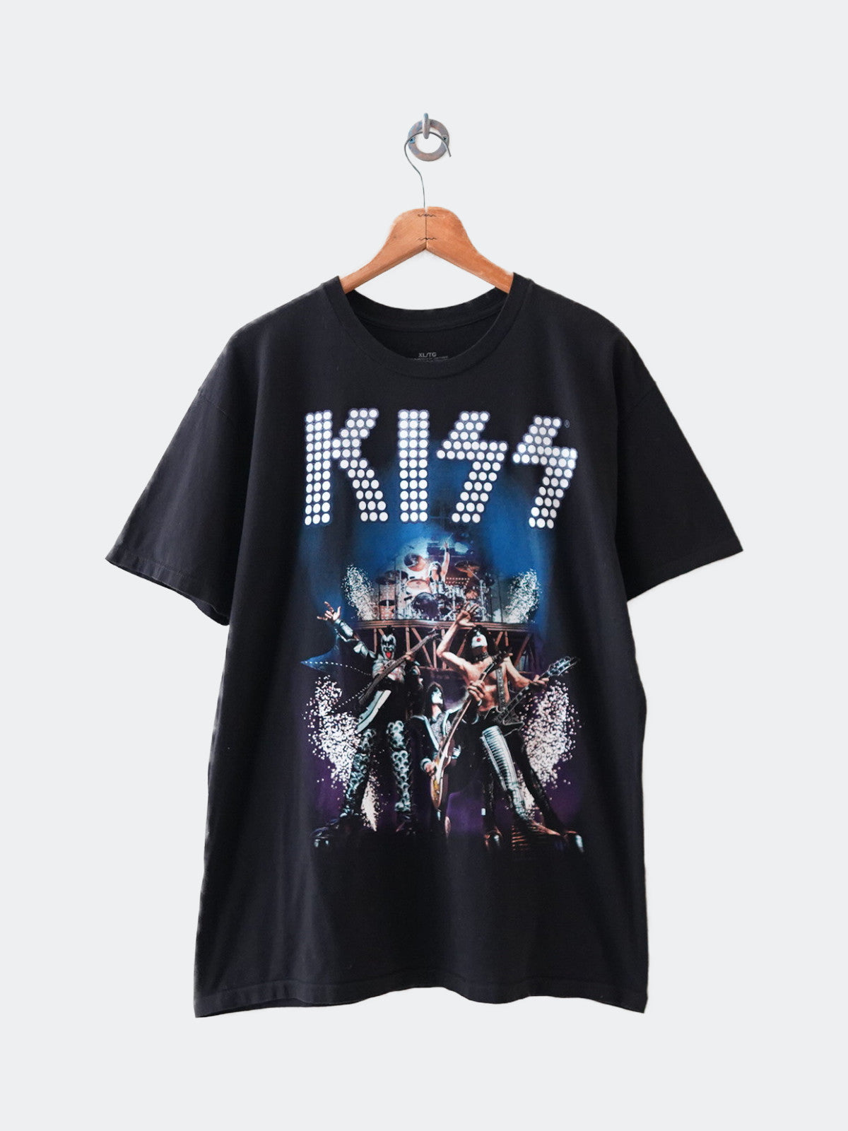 KISS tee