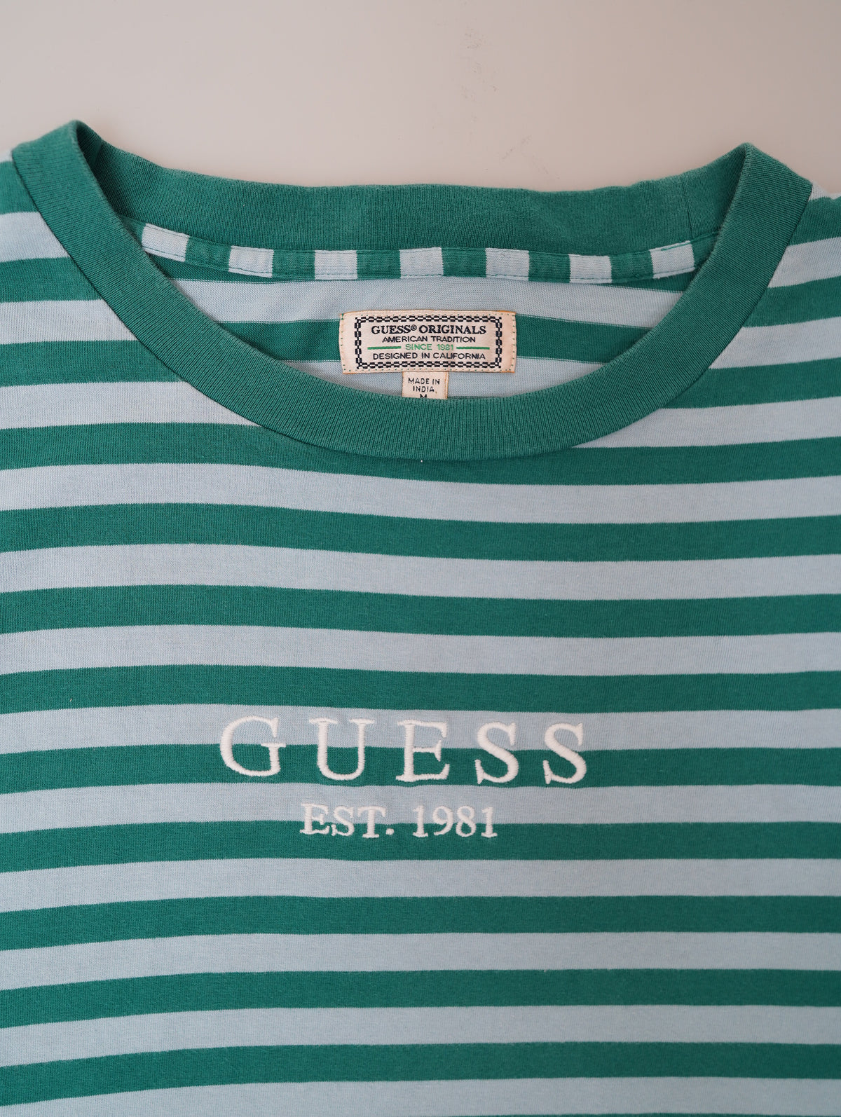 90s GUESS boarder tee