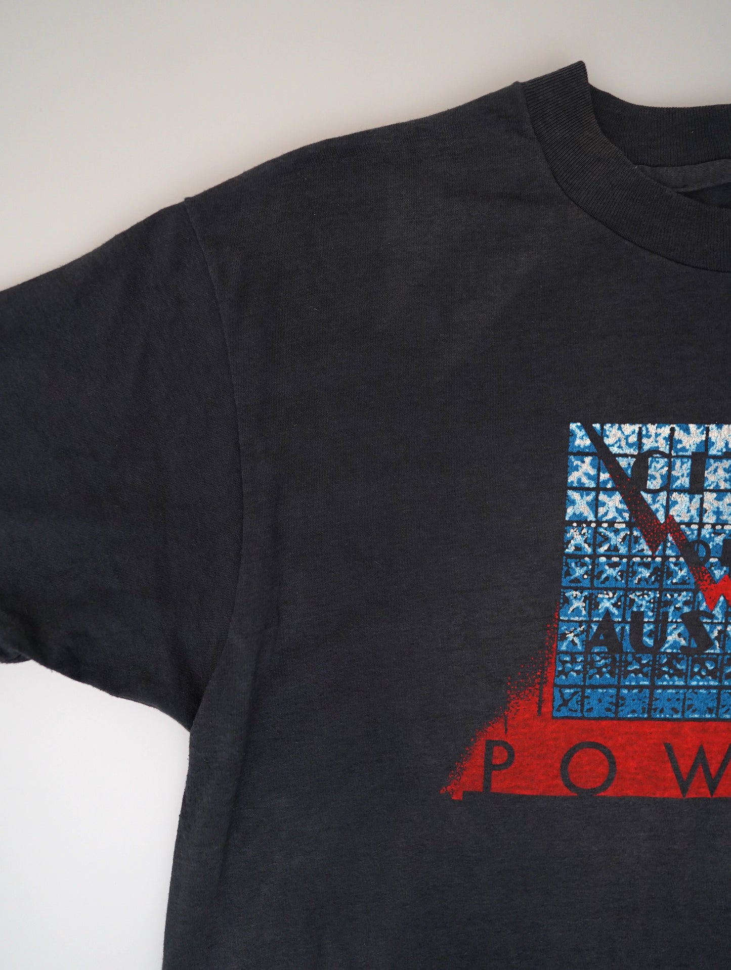 80s Austin Power print tee