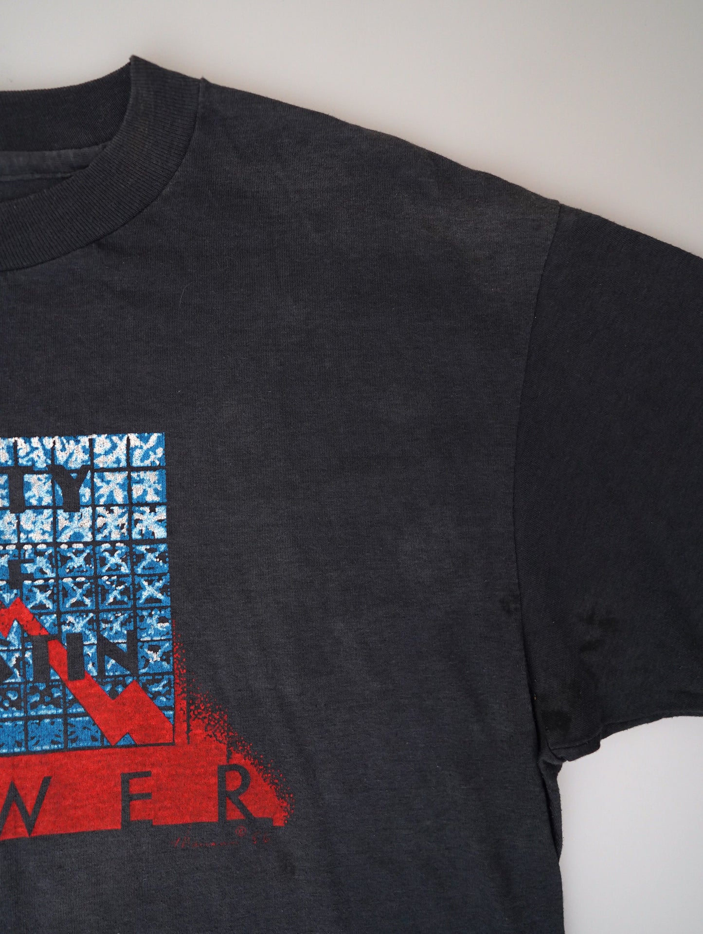 80s Austin Power print tee