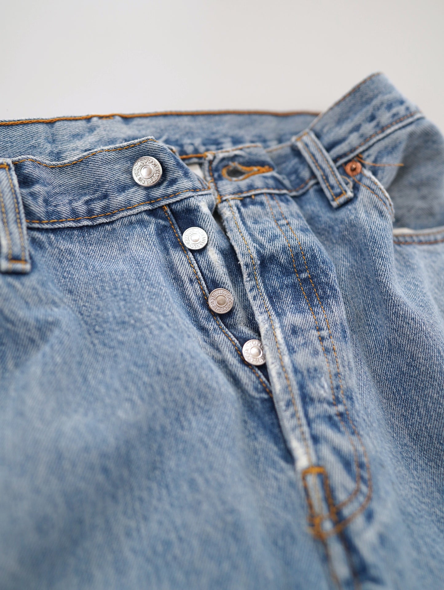 501 Levi's denim pants