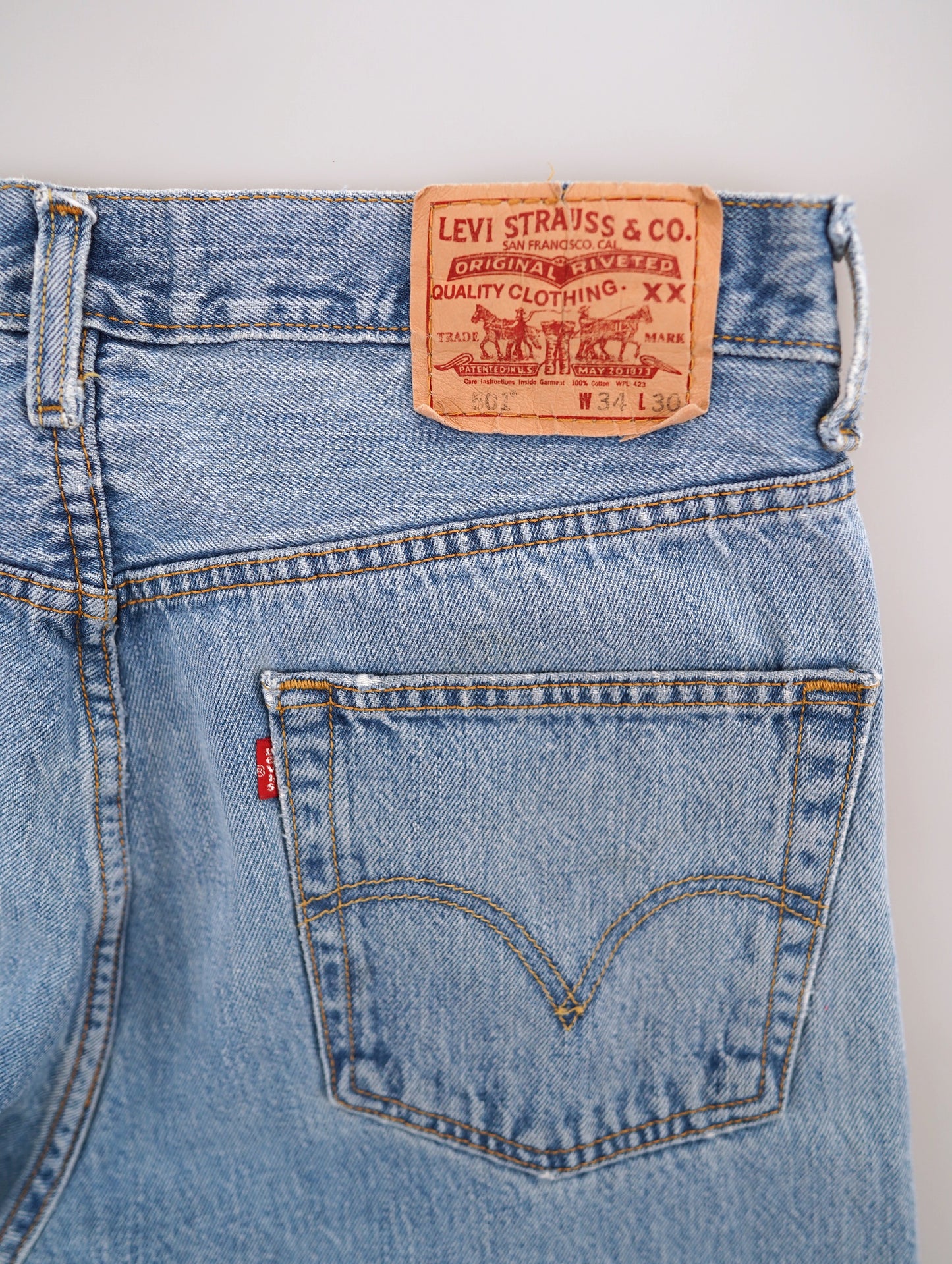 501 Levi's denim pants