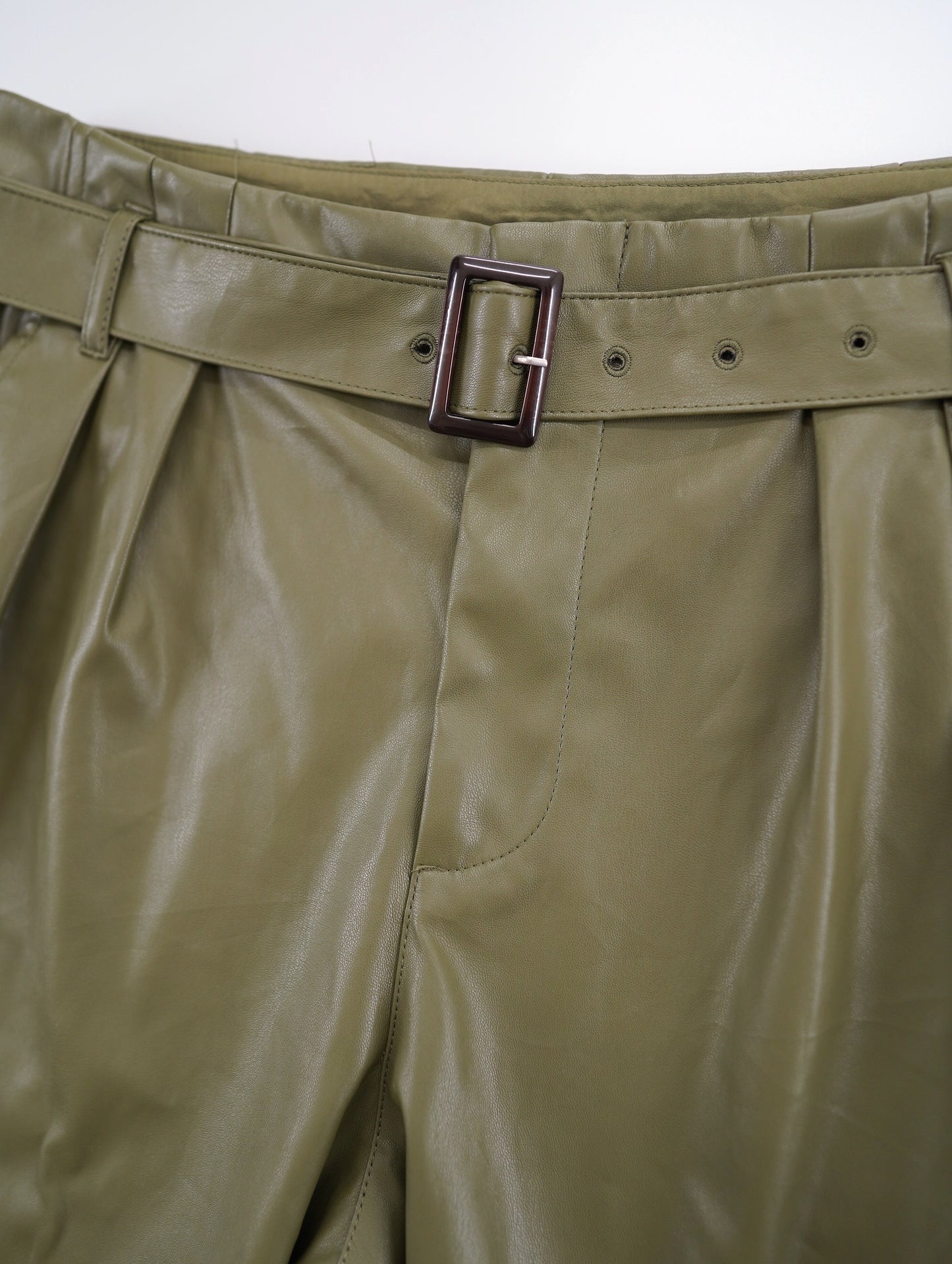 two tuck polyester pants