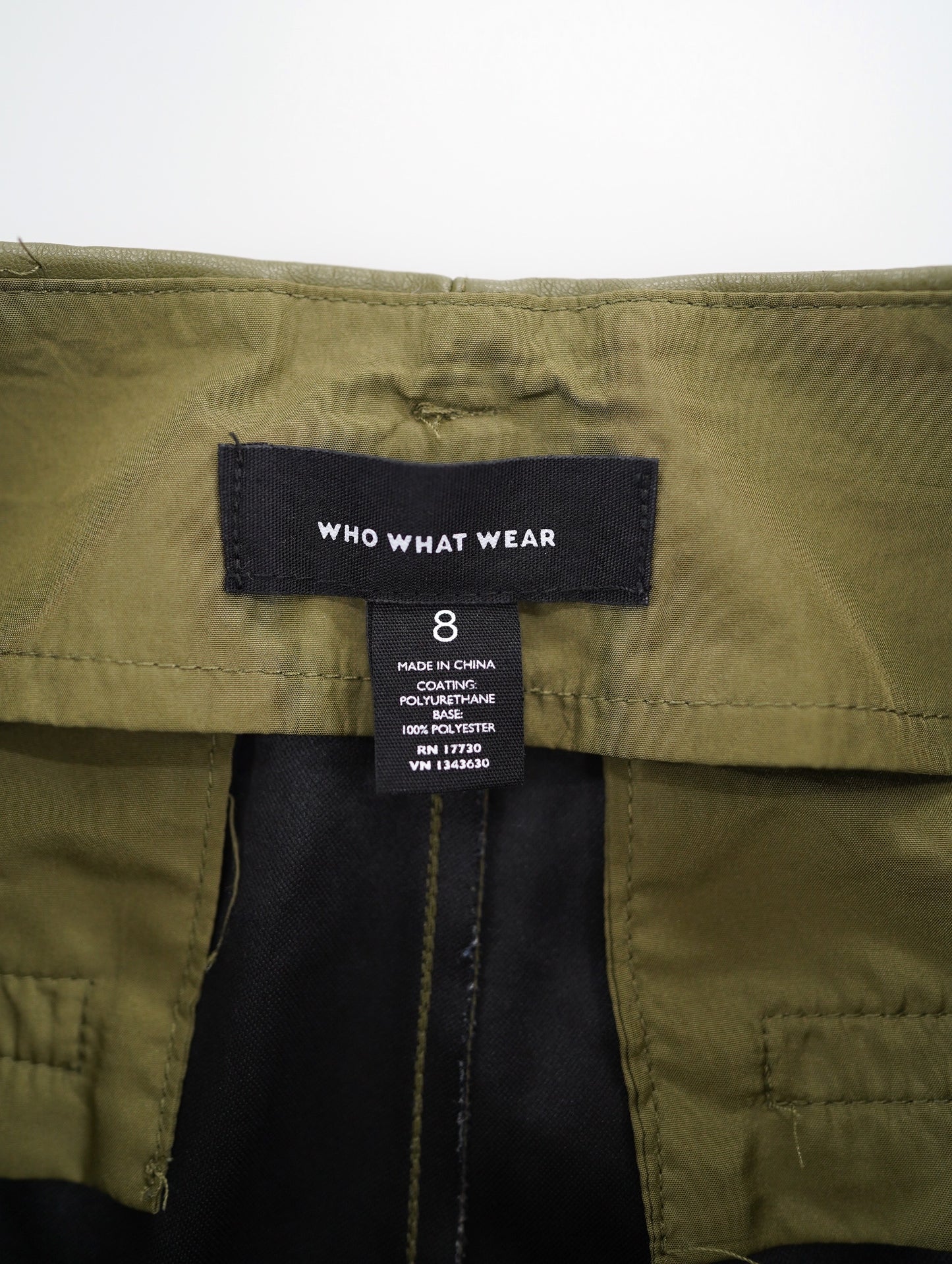 two tuck polyester pants