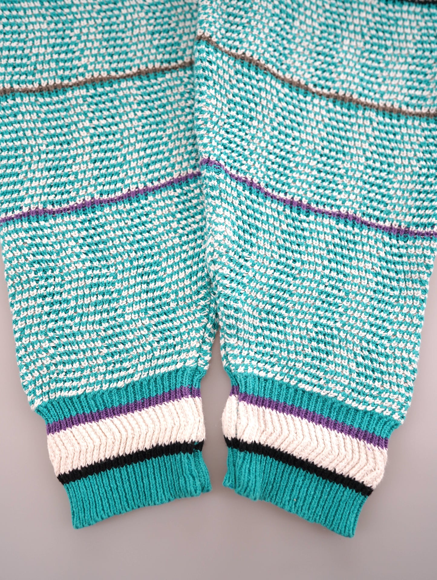 V-neck design sweater