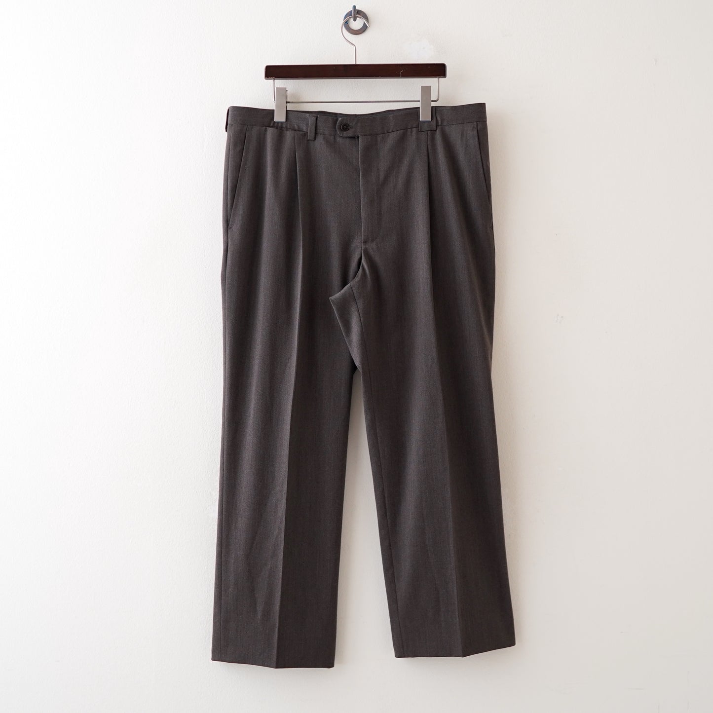 Burberry one tuck long pants