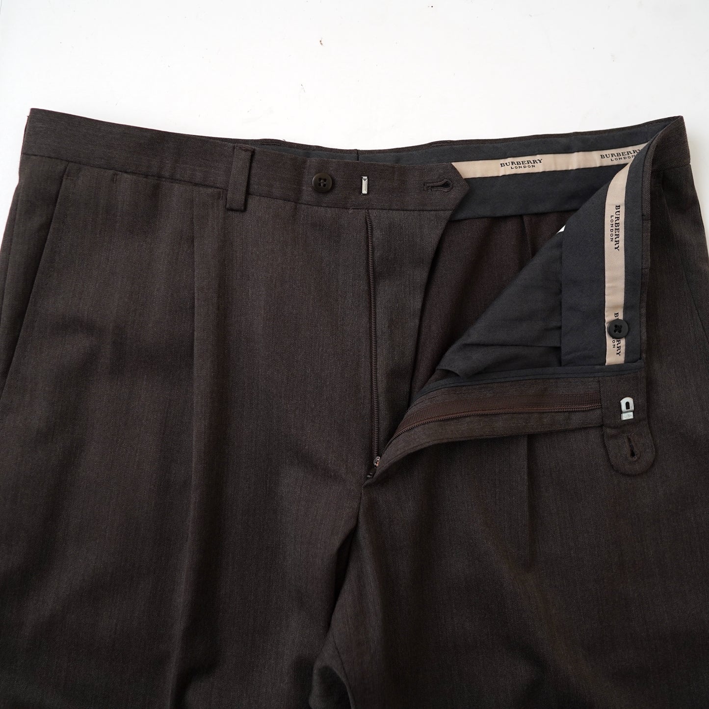 Burberry one tuck long pants