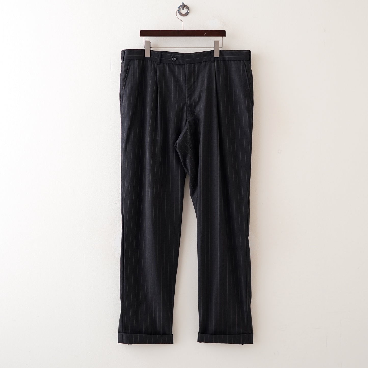 one tuck stripe long pants