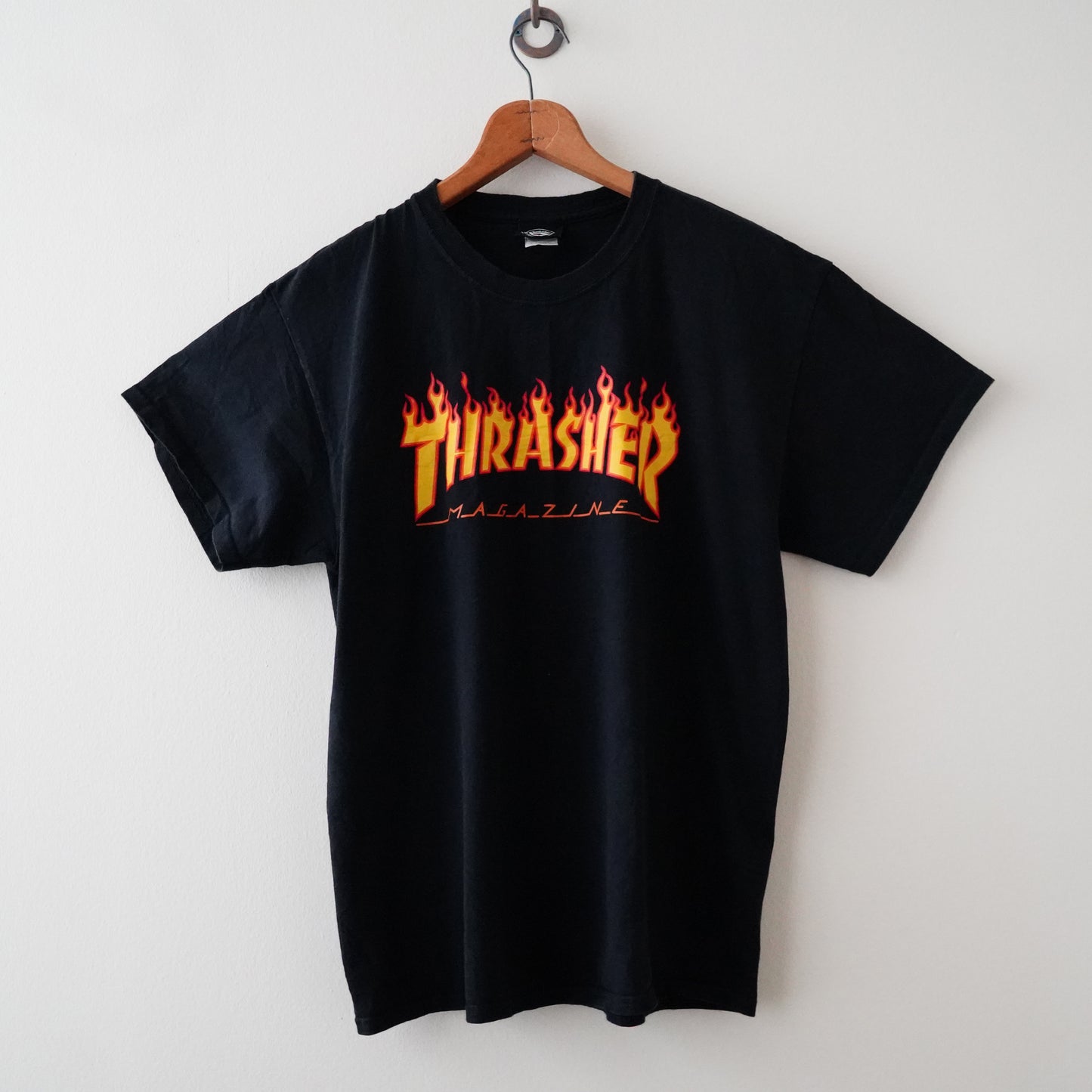 THRASHER tee