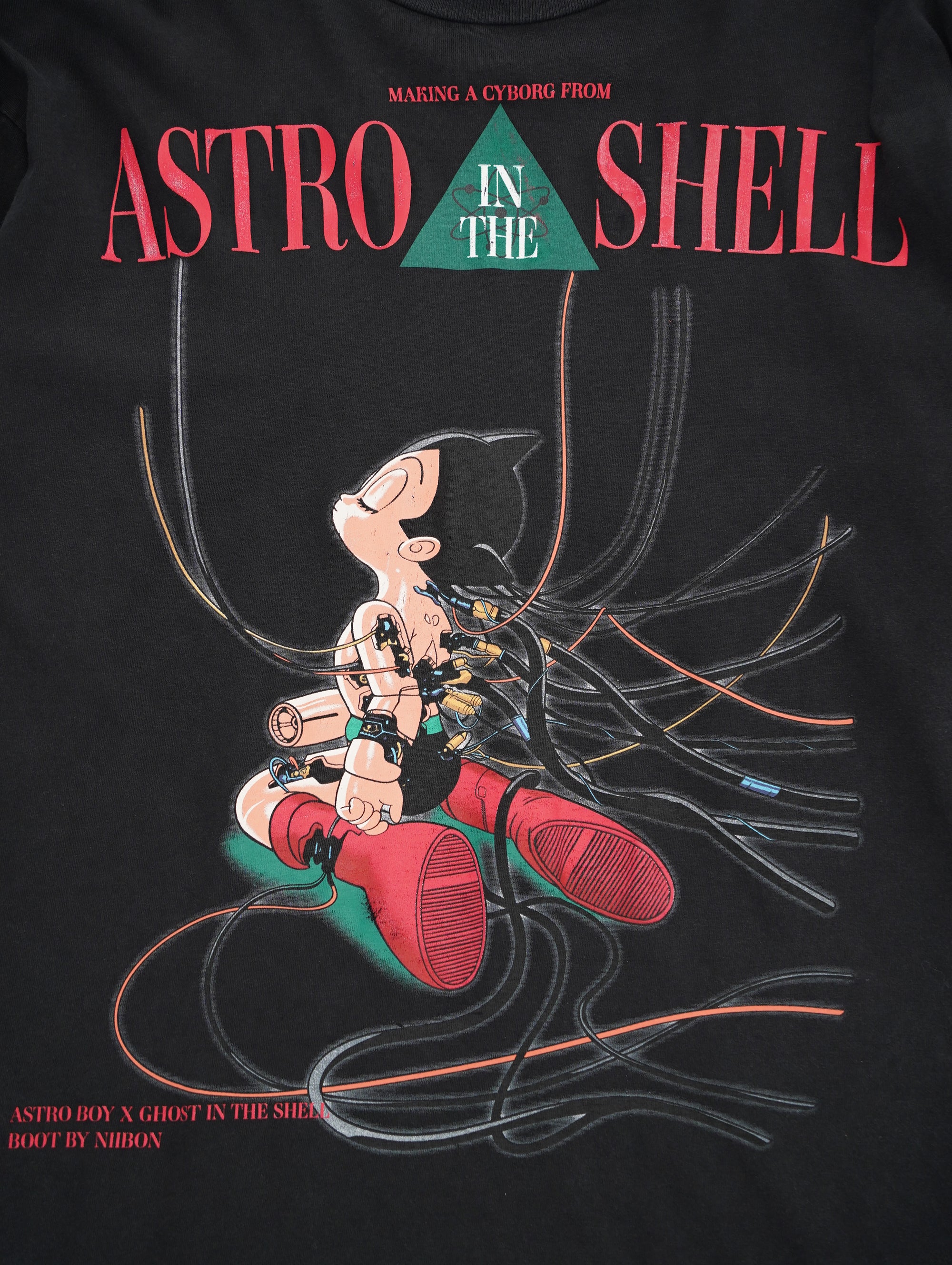 ASTRO IN THE SHELL long tee – NEVERKNOWS