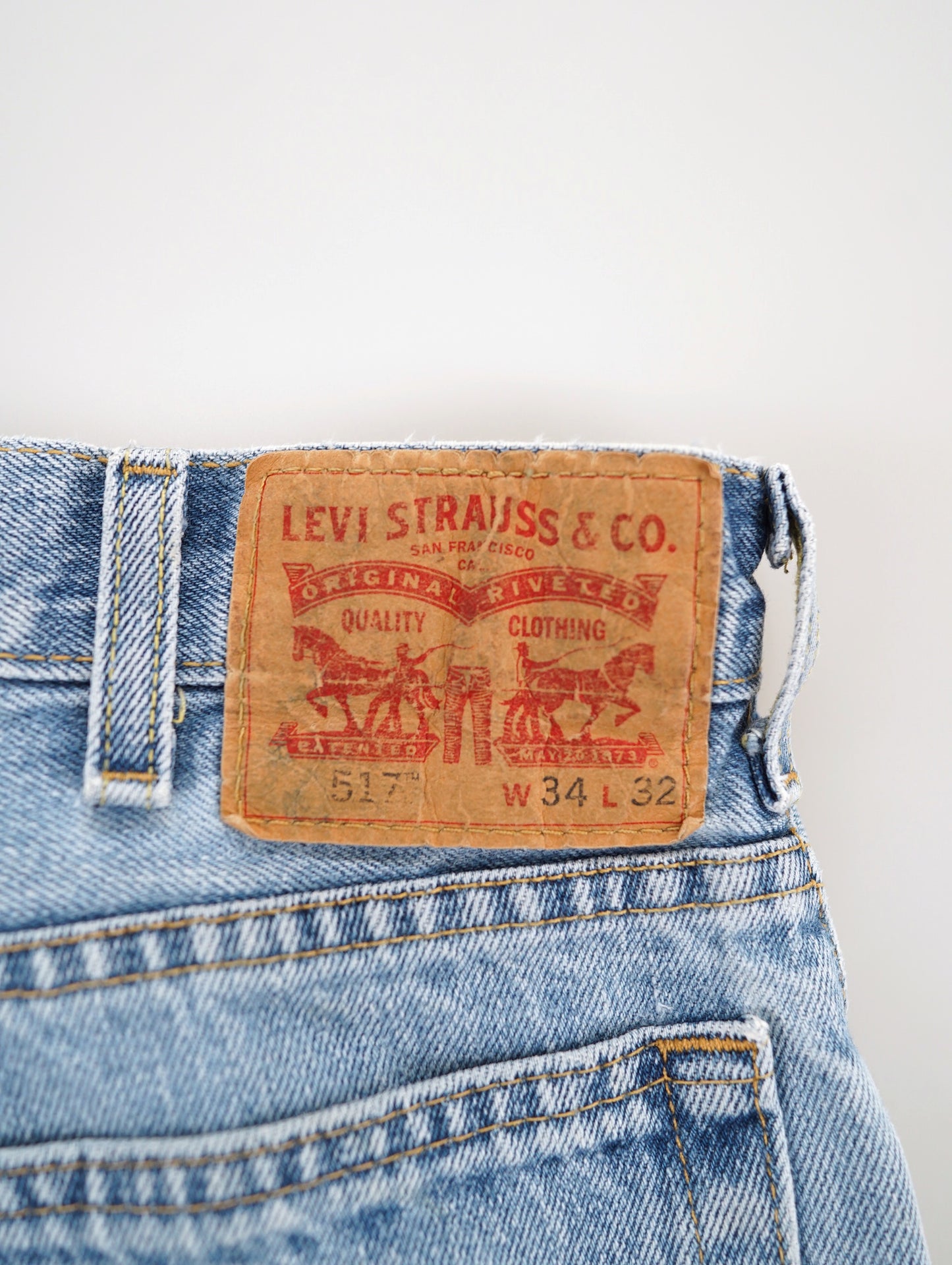 517 Levi's denim pants