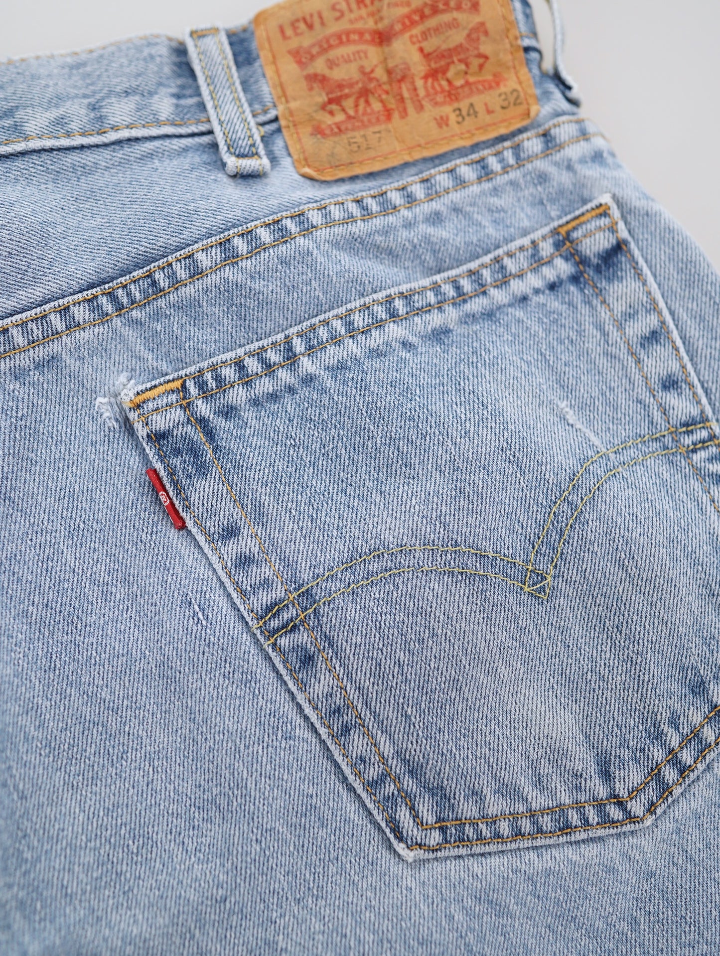 517 Levi's denim pants