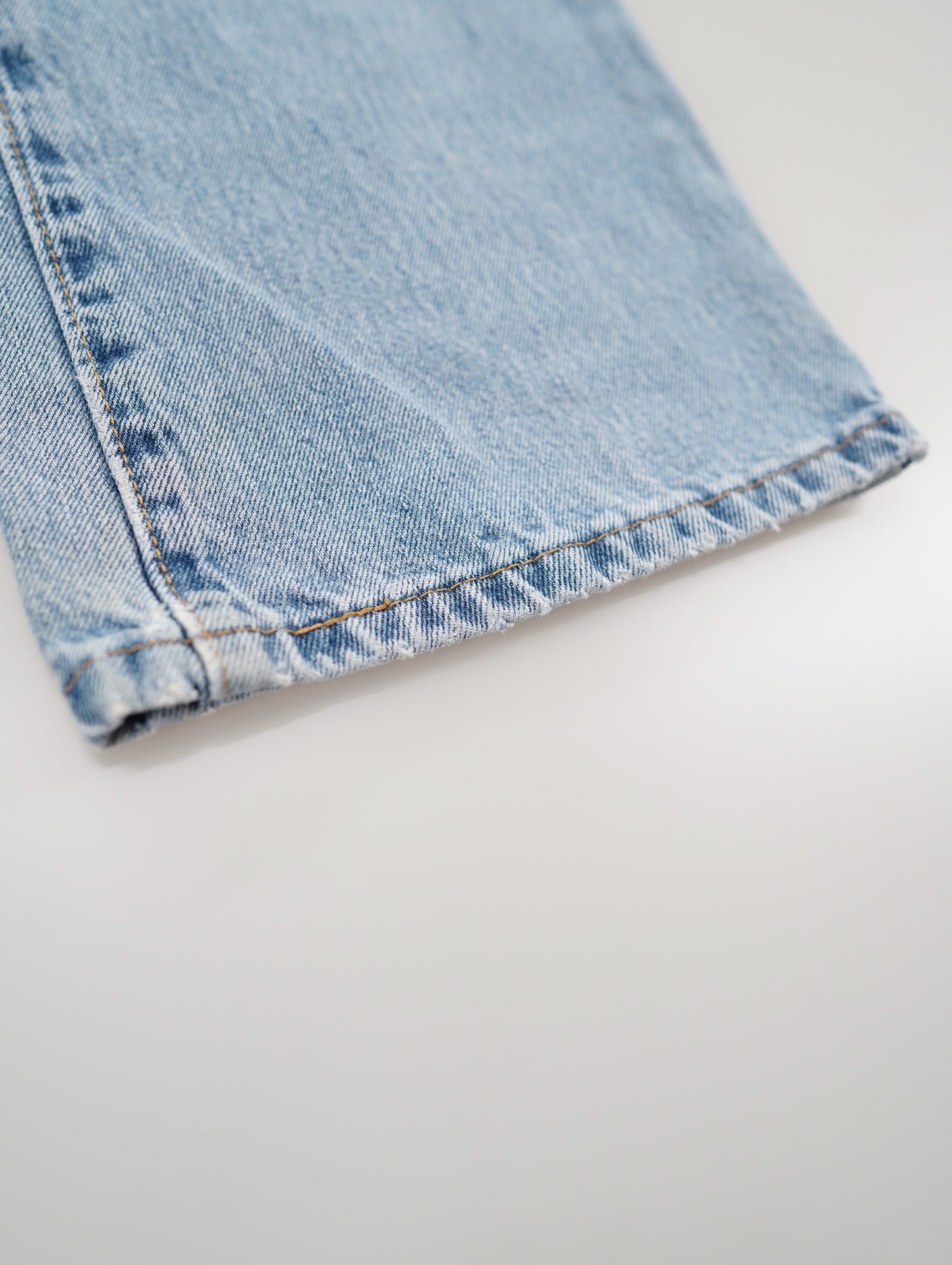 517 Levi's denim pants