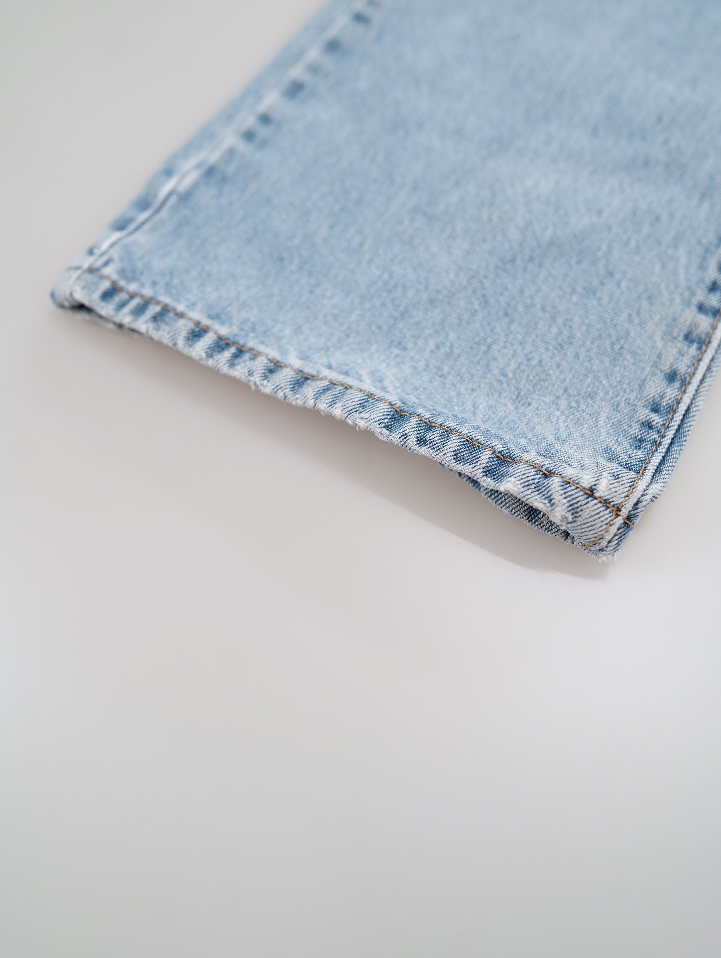 517 Levi's denim pants